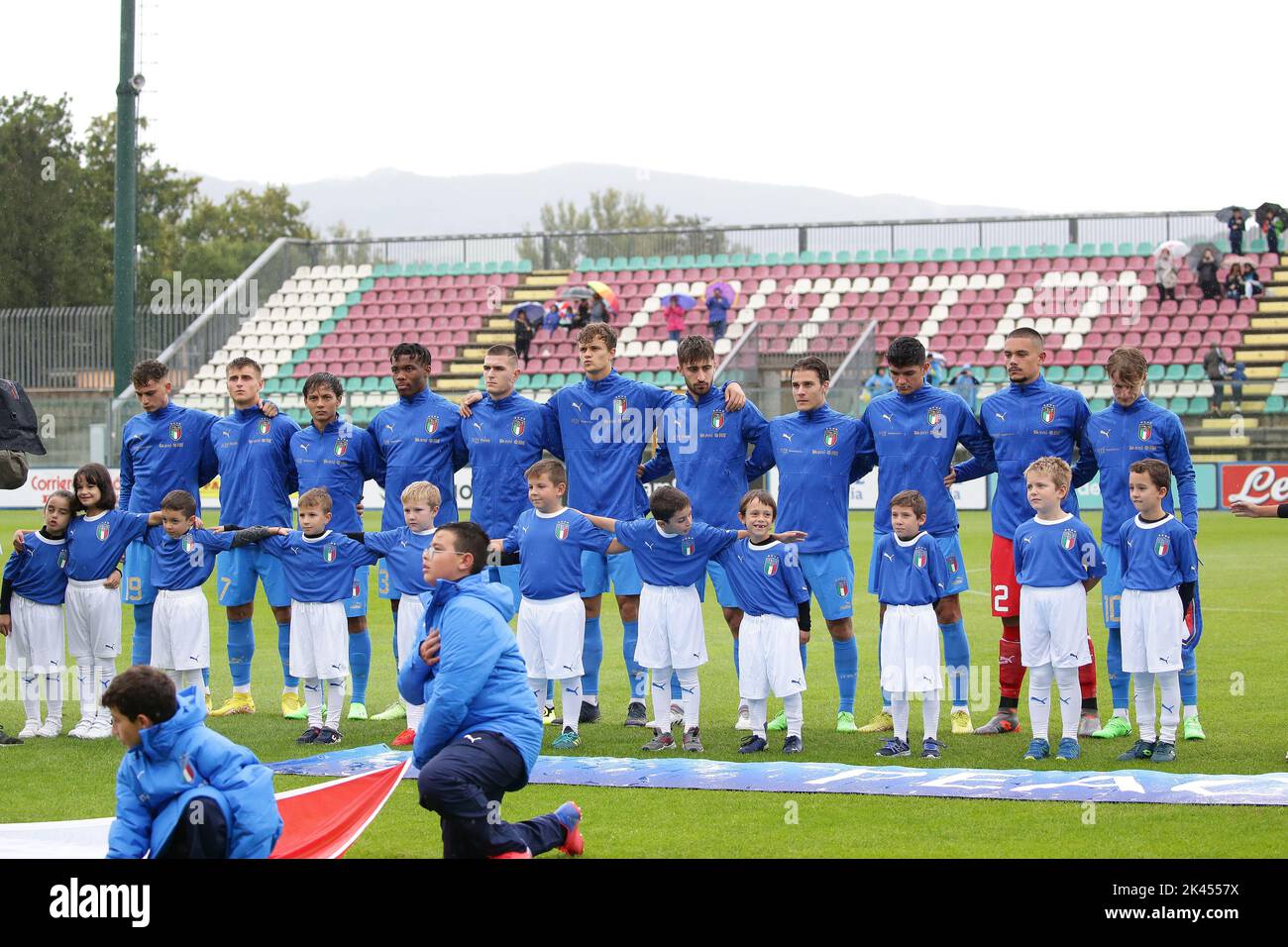 Italy U21 players line up before the U-21 International Friendly match between Italy U21 1-1 Japan U21 at Stadio Teofilo Patini on September 26, 2022 in Castel di Sangro, Italy. Credit: AFLO/Alamy Live News Stock Photo
