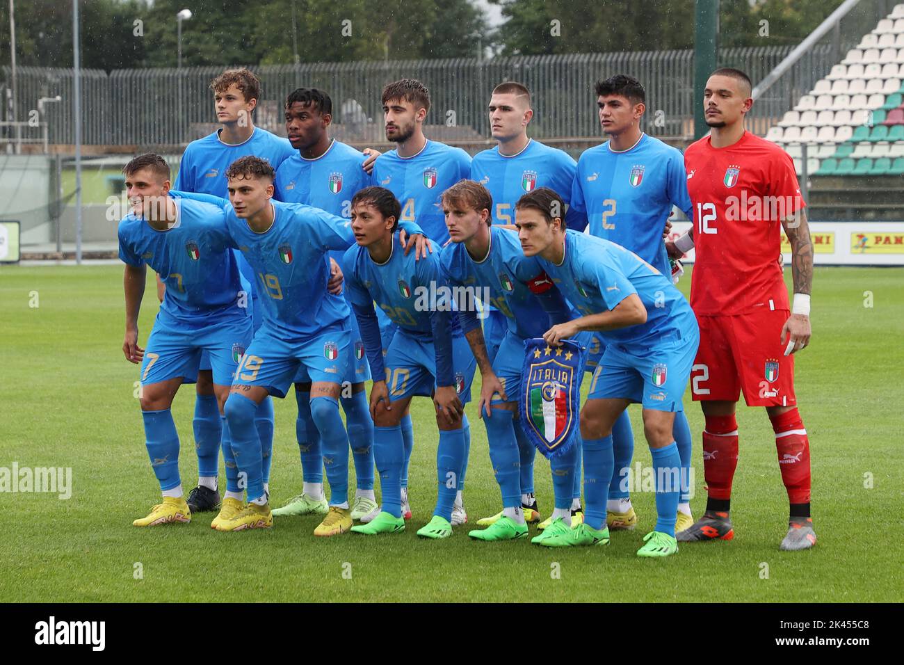 Italy U21 team group line-up before the U-21 International Friendly match between Italy U21 1-1 Japan U21 at Stadio Teofilo Patini on September 26, 2022 in Castel di Sangro, Italy. Credit: AFLO/Alamy Live News Stock Photo