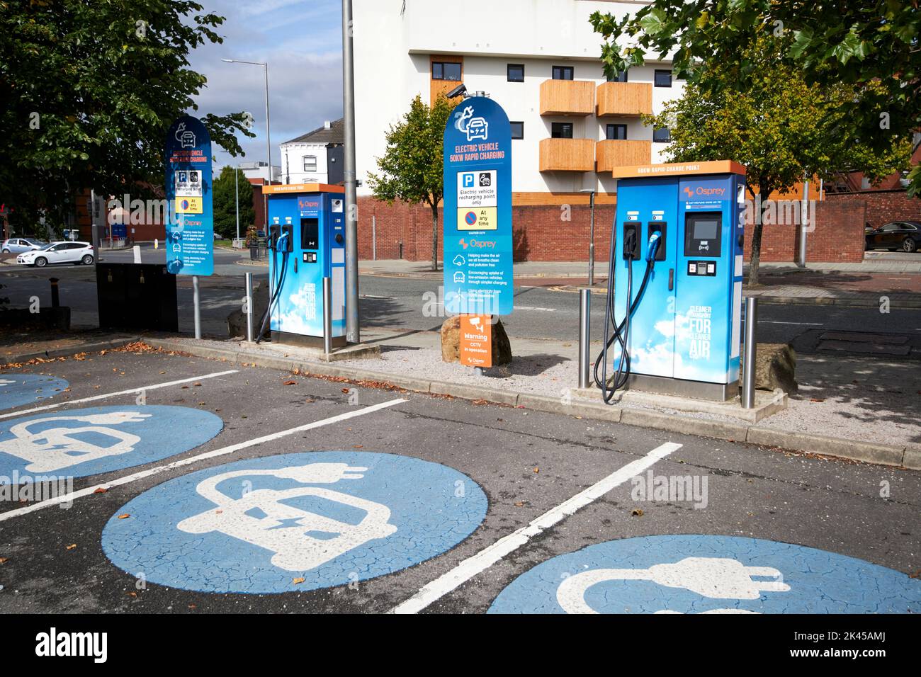 osprey 50kw rapid charge electric vehicle recharge point in st helens england uk Stock Photo