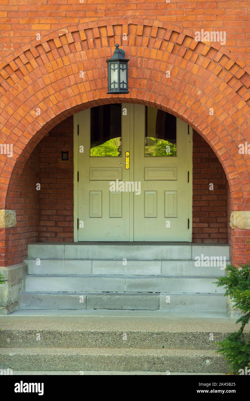 Curve doorway entrance hall hi-res stock photography and images - Alamy