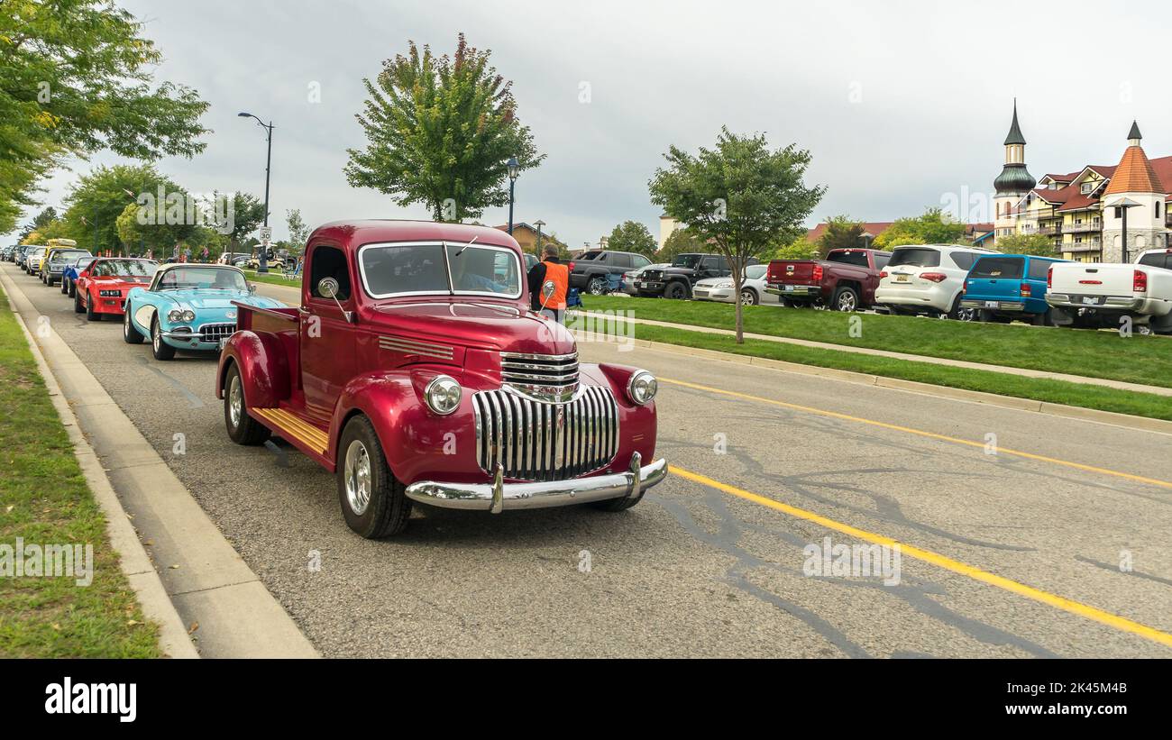 FRANKENMUTH, MI/USA SEPTEMBER 8, 2018 Line of classic cars entering