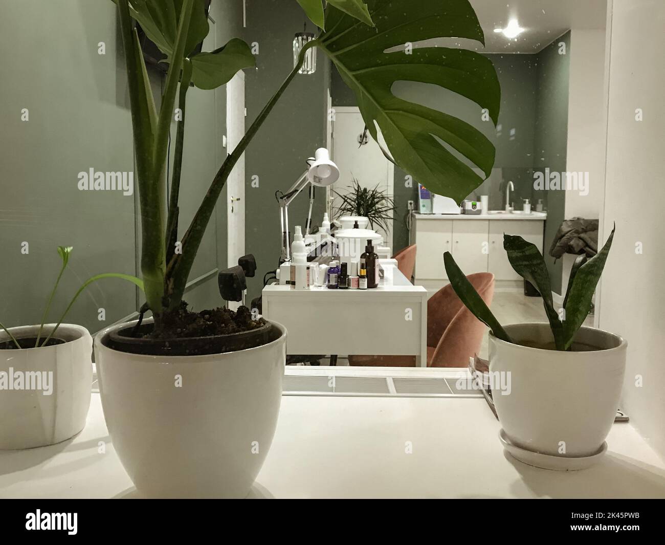 Hairdressing salon and beauty clinic hi-res stock photography and ...