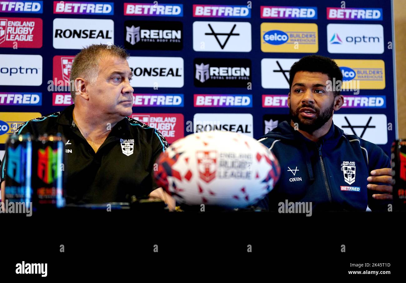 England head coach Shaun Wane (left) with Kallum Watkins during a press conference at the Worsley Park Marriott Hotel and Country Club. Picture date: Friday September 30, 2022. Stock Photo