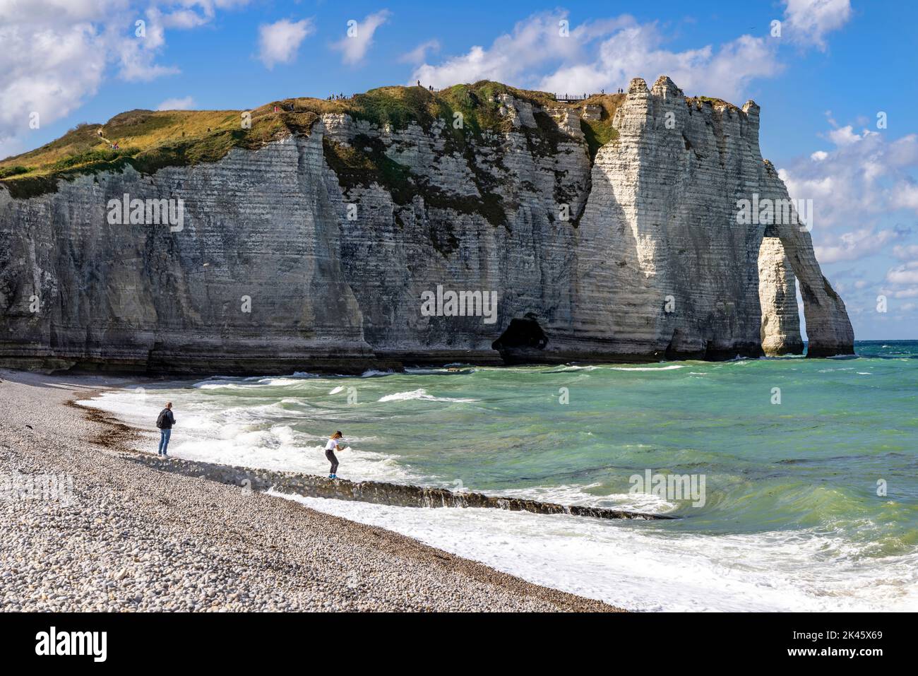 The scenic coastline of Etretat famous for its Alabaster cliffs, Seine-Maritime, Normandy, France. Stock Photo