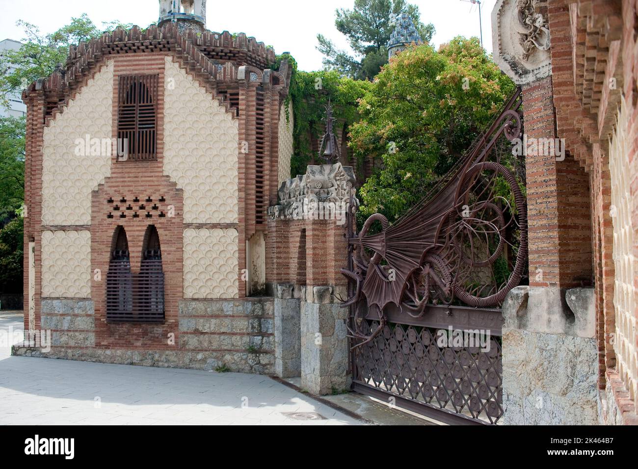Antoni Gaudi/ Finca Guell, dragon de forja. Modernismo. Barcelona, 1885. Stock Photo