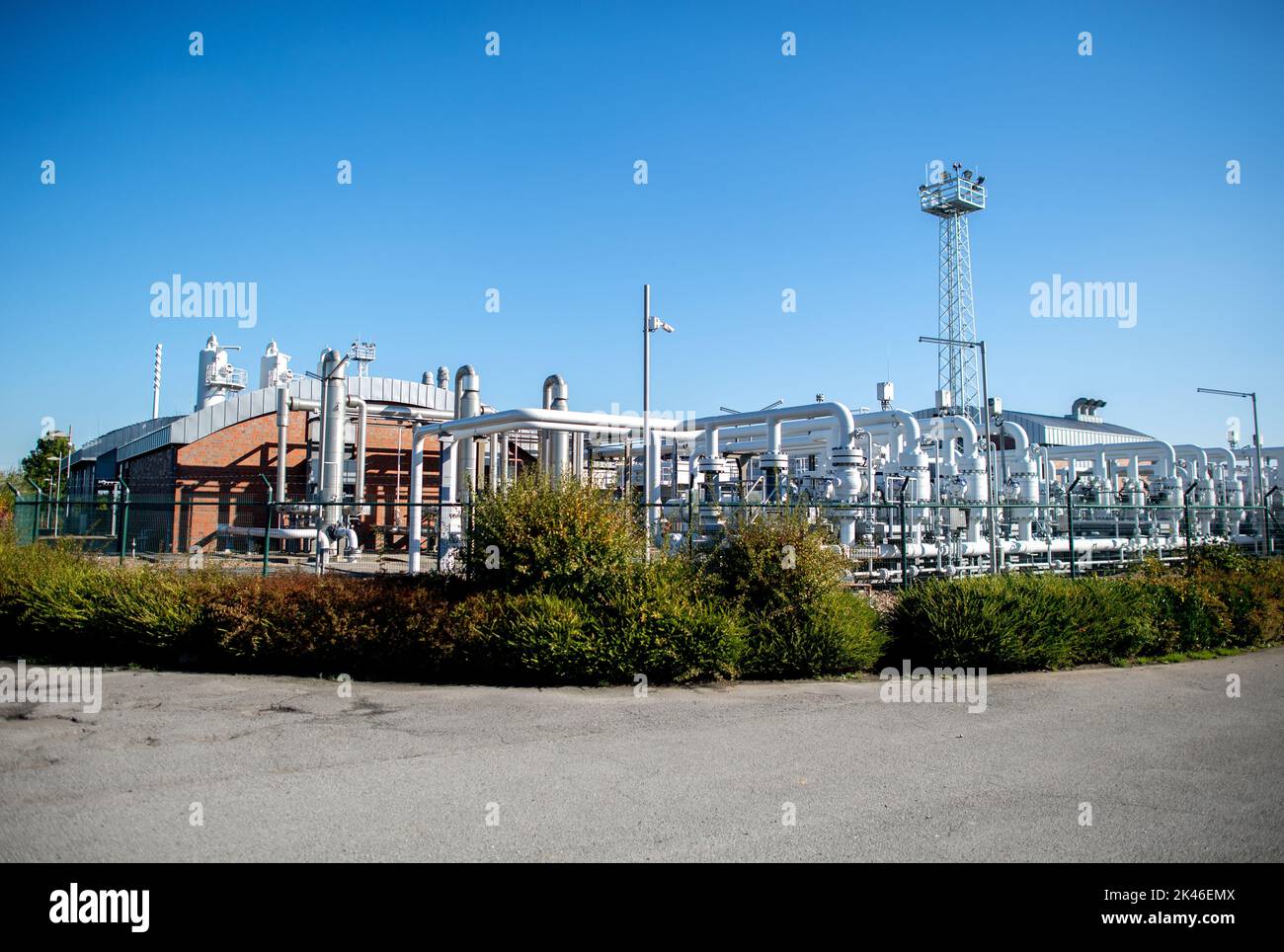 Elsfleth, Germany. 30th Sep, 2022. Technical facilities are located on