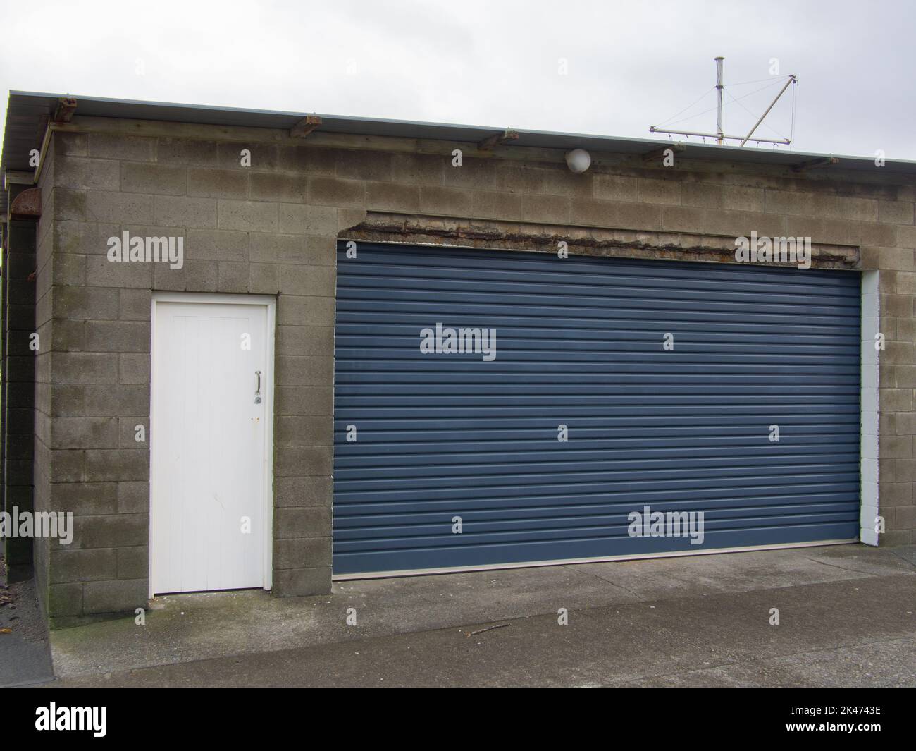 concrete-block-garage-stock-photo-alamy