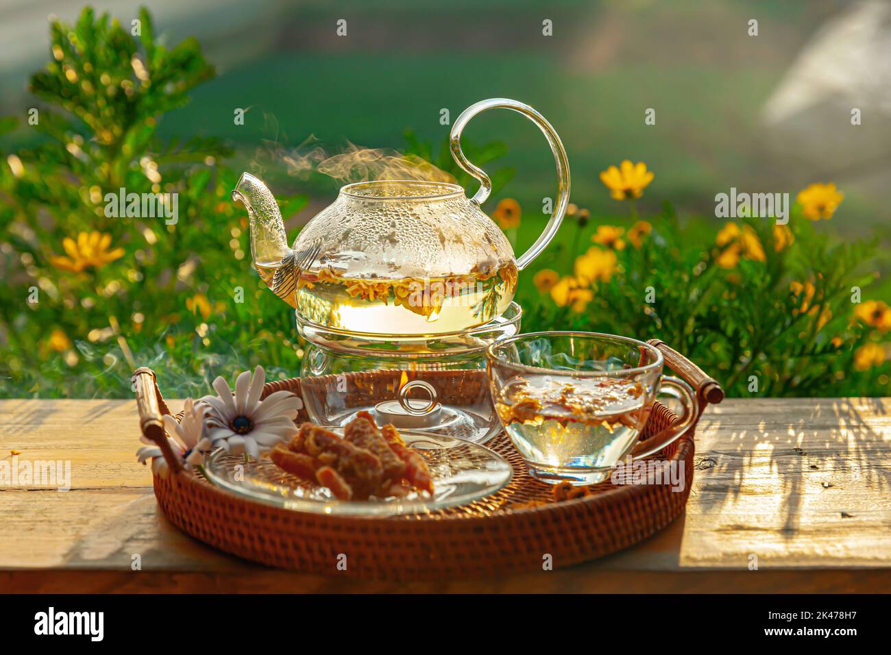 Steaming tea pot hi-res stock photography and images - Alamy