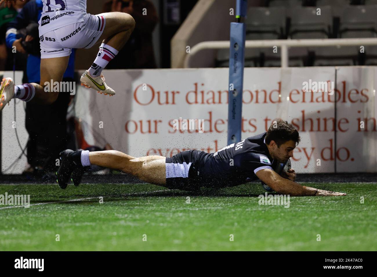 Newcastle, UK. 10th Sep, 2022. Mateo Carreras of Newcastle Falcons skates in to score the opener during the Gallagher Premiership match between Newcastle Falcons and Bristol at Kingston Park, Newcastle on Friday 30th September 2022. (Credit: Chris Lishman | MI News) Credit: MI News & Sport /Alamy Live News Stock Photo