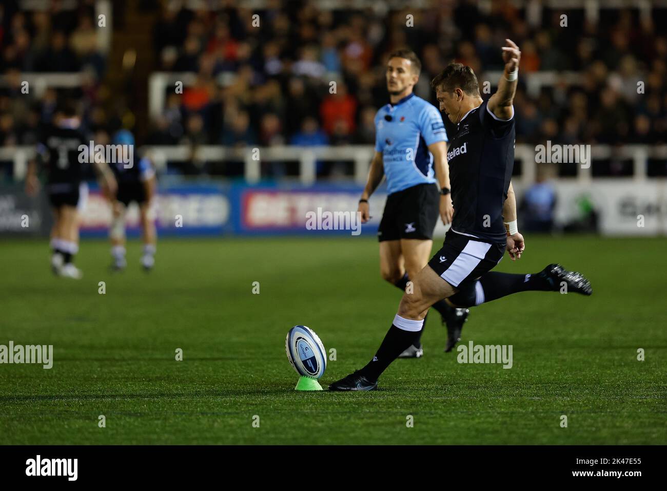 Newcastle, UK. 10th Sep, 2022. Tian Schoeman of Newcastle Falcons slots a conversion during the Gallagher Premiership match between Newcastle Falcons and Bristol at Kingston Park, Newcastle on Friday 30th September 2022. (Credit: Chris Lishman | MI News) Credit: MI News & Sport /Alamy Live News Stock Photo