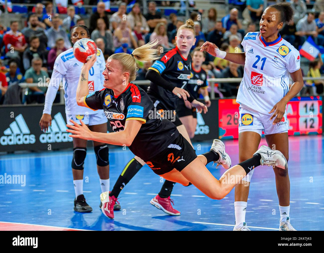 Metz Handball vs MKS Zaglebie Lubin, Round 4