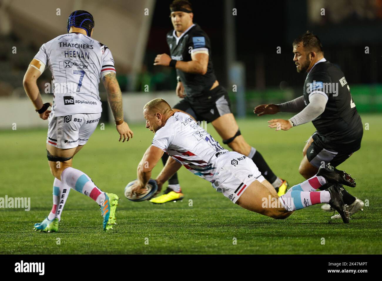 Newcastle, UK. 10th Sep, 2022. Max Lahiff of Bristol Bears throws a dive pass during the Gallagher Premiership match between Newcastle Falcons and Bristol at Kingston Park, Newcastle on Friday 30th September 2022. (Credit: Chris Lishman | MI News) Credit: MI News & Sport /Alamy Live News Stock Photo