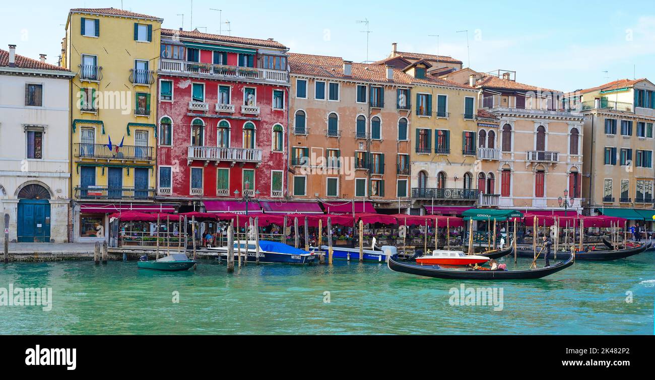 Traditonal buildings along the Grand Canal in Venice, Italy Stock Photo