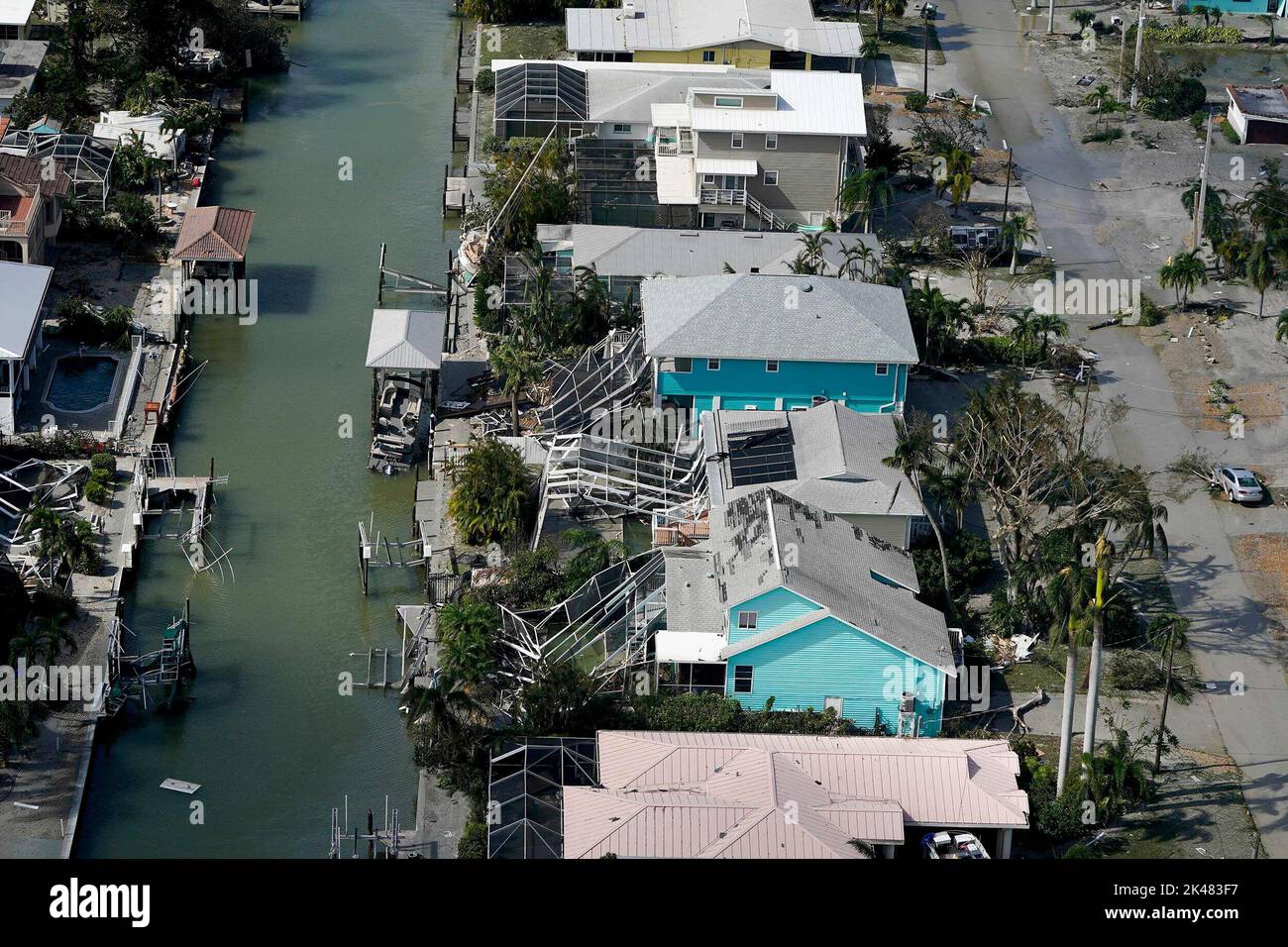 Fort Myers. 30th Sep, 2022. Photo taken on Sept. 30, 2022 shows the aftermath of hurricane Ian in Fort Myers, Florida, the United States. Ian made landfall as a Category 1 hurricane on the coast of the southeastern U.S. state of South Carolina on Friday afternoon with maximum sustained winds of 140 kilometers per hour.Florida Emergency Management Director Kevin Guthrie told reporters on Friday that there have been 21 deaths reported so far in the state due to Hurricane Ian. Credit: Rolando L¨®pez/Xinhua/Alamy Live News Stock Photo