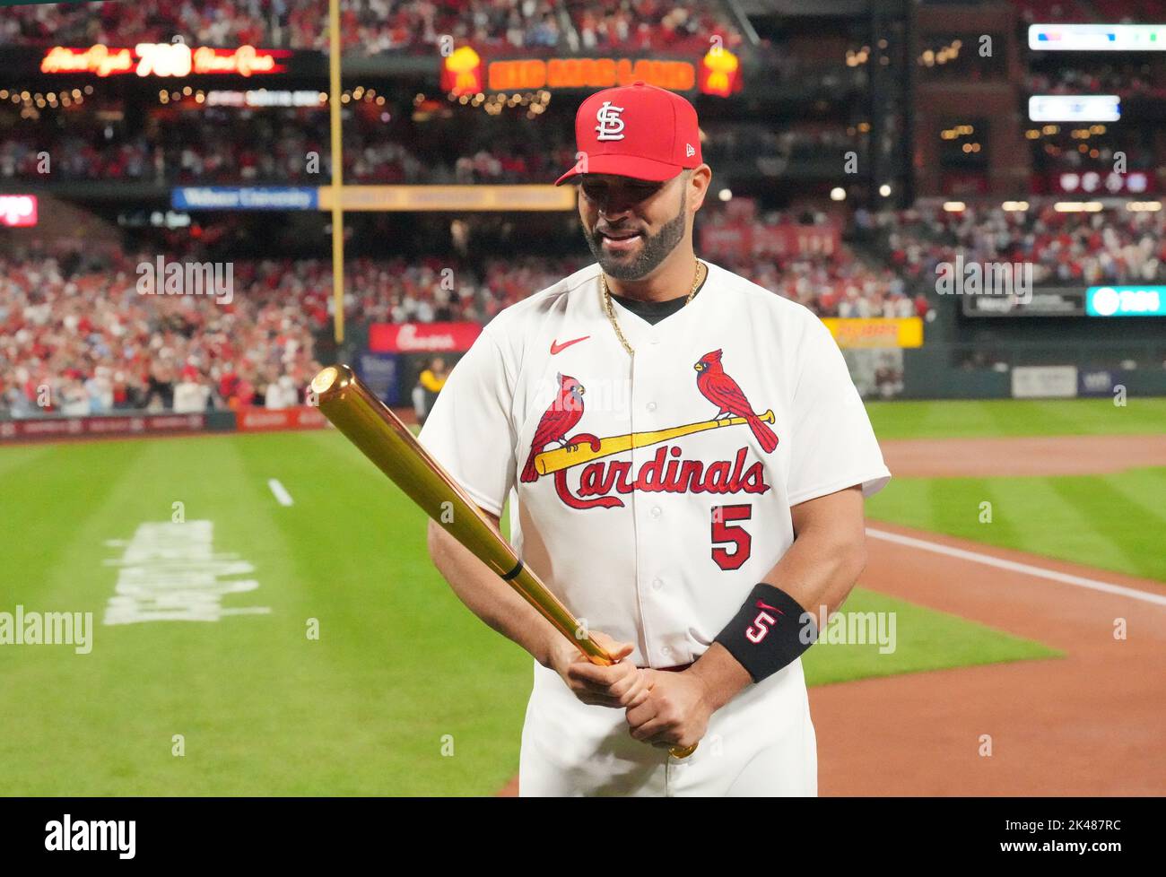 Cardinals' Albert Pujols becomes just fourth player to hit 700