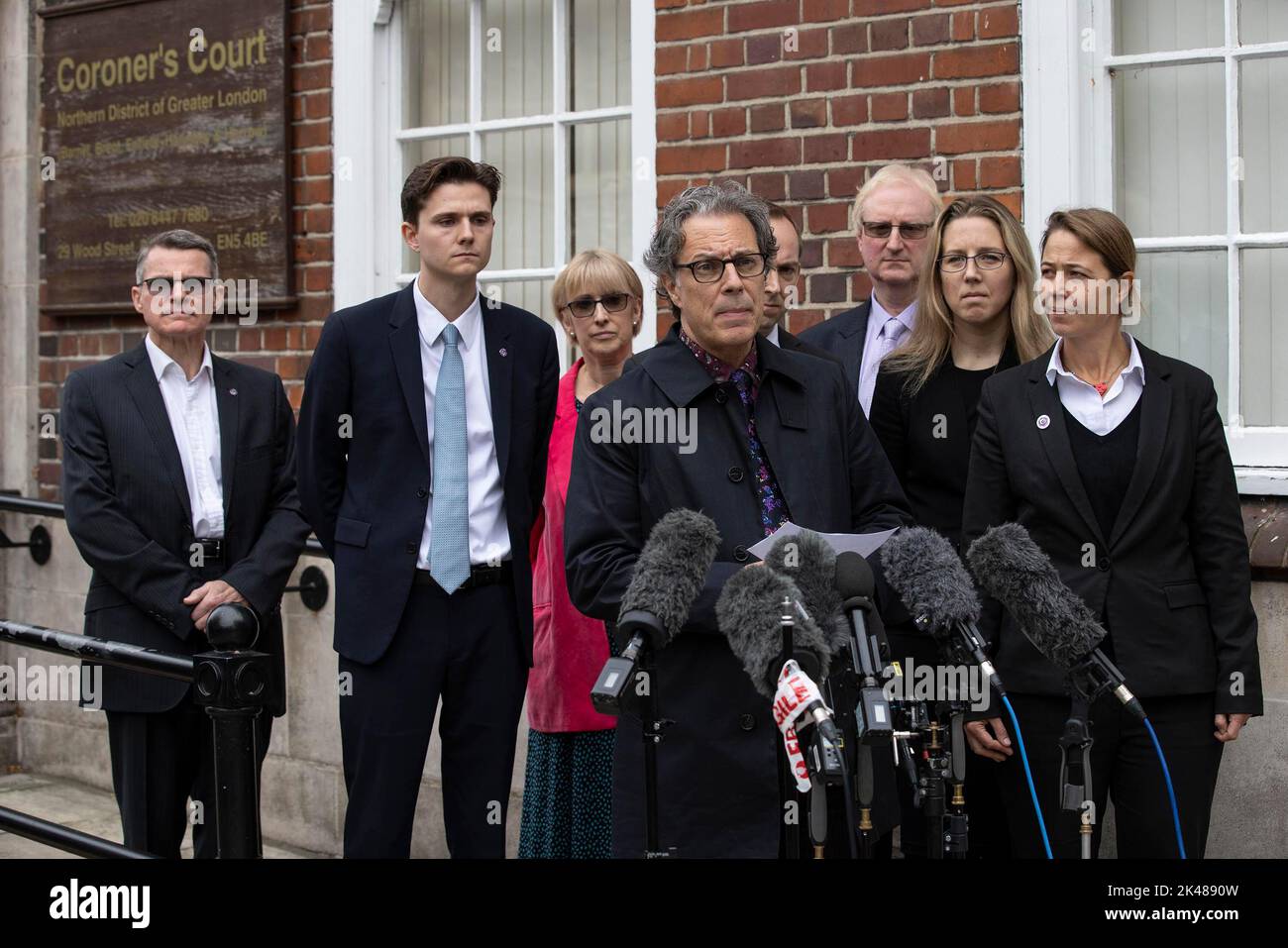 London, UK. 30th Sep, 2022. PHOTO:JEFF GILBERT 30th September 2022 Barnet, North London, UK Ian Russell (Molly's father),gives a statement at the end of the final day of the Molly Russell inquest at North London CoronoerÕs Court. Credit: Jeff Gilbert/Alamy Live News Stock Photo