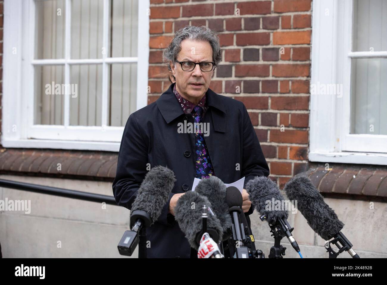 London, UK. 30th Sep, 2022. PHOTO:JEFF GILBERT 30th September 2022 Barnet, North London, UK Ian Russell (Molly's father), gives a statement after the final day of the Molly Russell inquest at North London CoronoerÕs Court. Credit: Jeff Gilbert/Alamy Live News Stock Photo