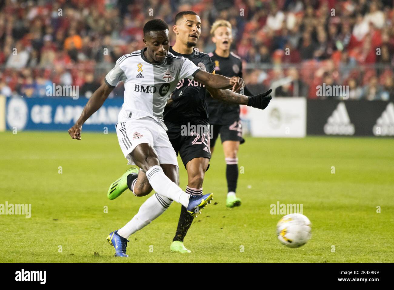 Toronto, Canada. 30th Sep, 2022. Gregore de Magalhaes da Silva #26 (R) of Inter Miami and Richie Laryea #19 (L) of Toronto FC seen in action during the MLS game between Toronto FC and Inter Miami CF at BMO field in Toronto. The game ended 0-1 Inter Miami win. (Photo by Angel Marchini/SOPA Images/Sipa USA) Credit: Sipa USA/Alamy Live News Stock Photo