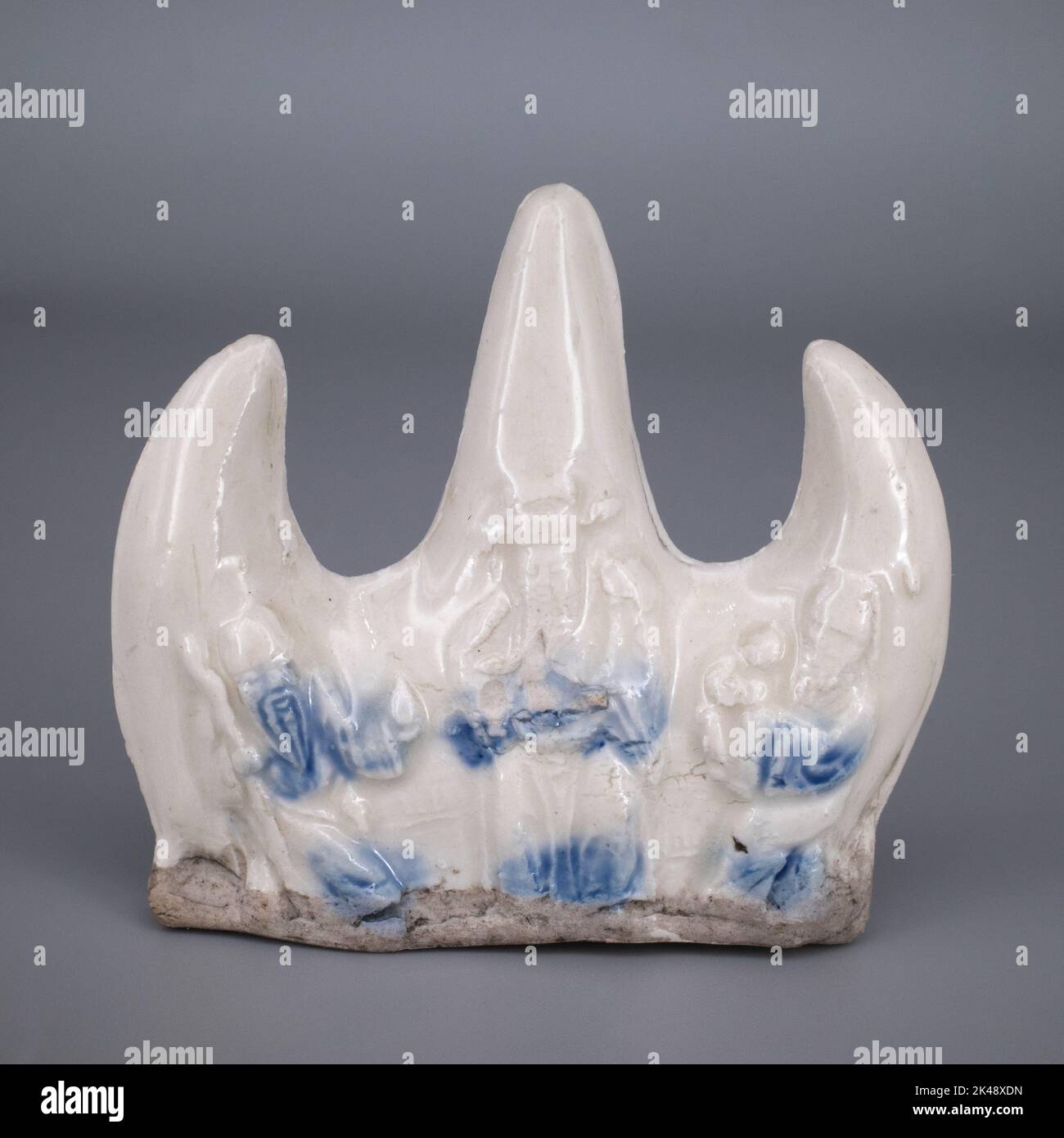 Antique Chinese Porcelain MountainForm Calligraphy Brush Rest With