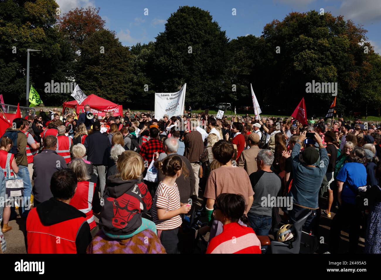 Brighton, UK. 01st Oct, 2022. Brighton Rail Station, City of Brighton