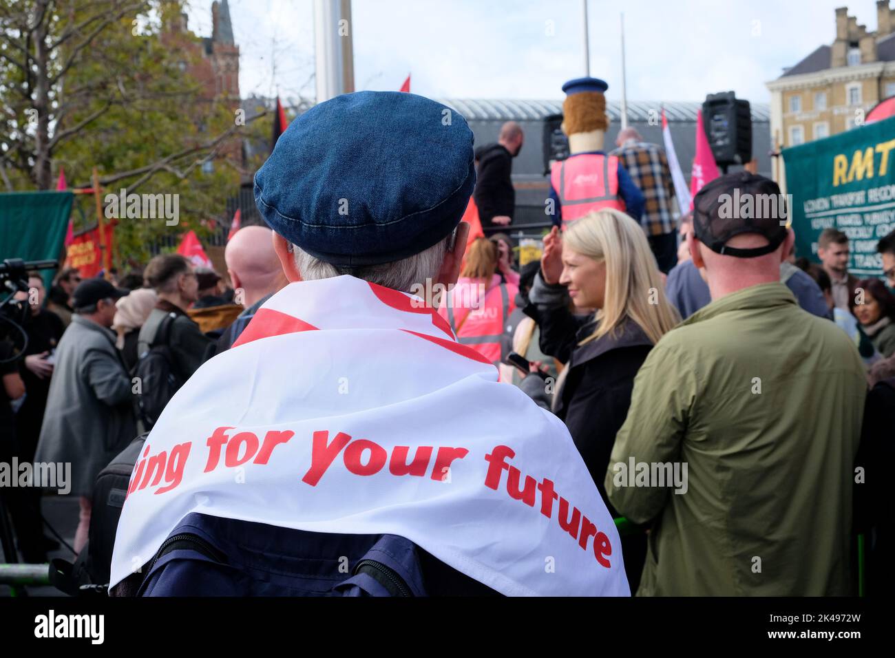 Kings Cross, London, UK. 1st Oct 2022.  Enough is Enough rally outside Kings Cross station. Credit: Matthew Chattle/Alamy Live News Stock Photo