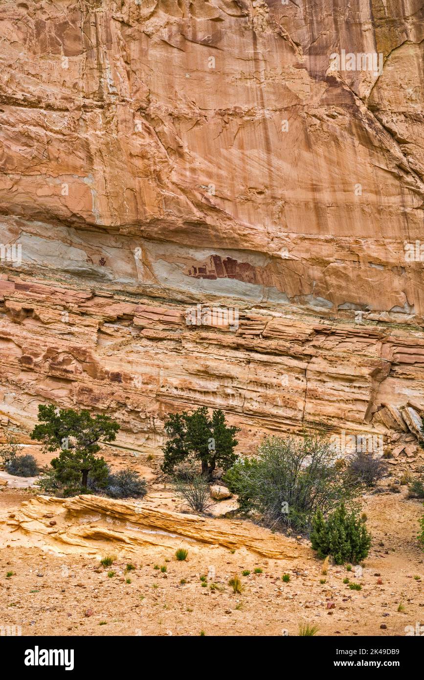 Temple Mountain Wash Pictograph Panel, San Rafael Reef Wilderness, Utah, USA Stock Photo