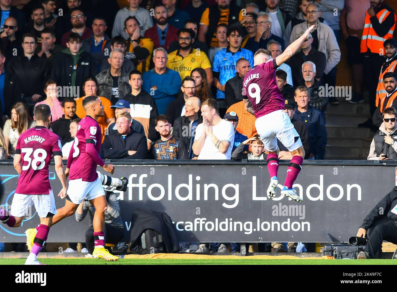 Cambridge, UK. 1st October 2022James Collins (9 Derby) scores first goal during the Sky Bet League 1 match between Cambridge United and Derby County at the R Costings Abbey Stadium, Cambridge on Saturday 1st October 2022. (Credit: Kevin Hodgson | MI News) Credit: MI News & Sport /Alamy Live News Stock Photo