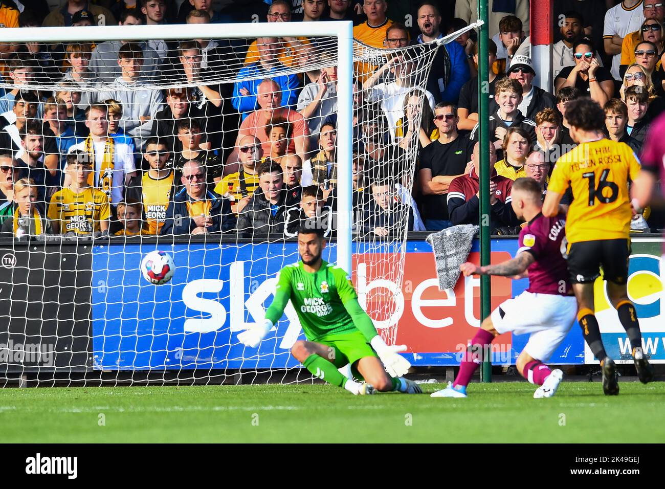 Cambridge, UK. 1st October 2022James Collins (9 Derby) scores Derby first goal during the Sky Bet League 1 match between Cambridge United and Derby County at the R Costings Abbey Stadium, Cambridge on Saturday 1st October 2022. (Credit: Kevin Hodgson | MI News) Credit: MI News & Sport /Alamy Live News Stock Photo