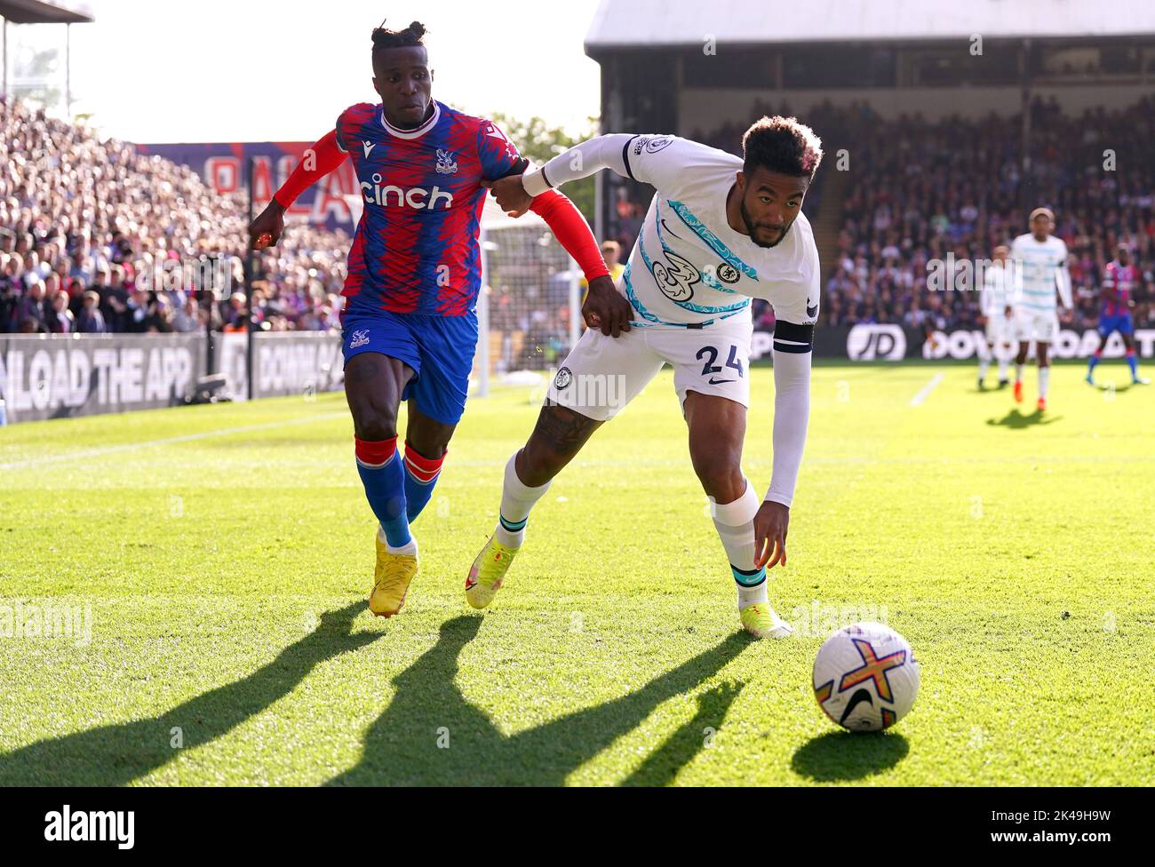 Crystal Palace's Wilfried Zaha (left) and Chelsea's Reece James battle for the ball during the Premier League match at Selhurst Park, London. Picture date: Saturday October 1, 2022. Stock Photo