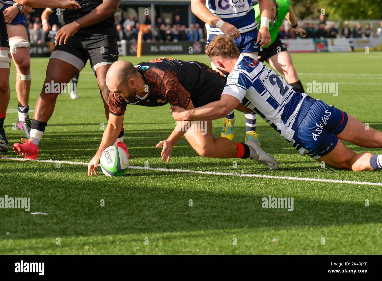 Coventry, UK. 12th Sep, 2022. Jordan BURNS (21) of Ealing Trailfinders scores his first try during the Greene King IPA Championship match between Coventry and Ealing Trailfinders at Butts Arena, Coventry, England on 1 October 2022. Photo by David Horn. Credit: PRiME Media Images/Alamy Live News Stock Photo