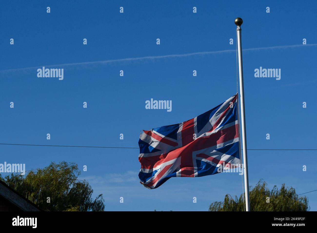 union jack flying at half mast Stock Photo Alamy