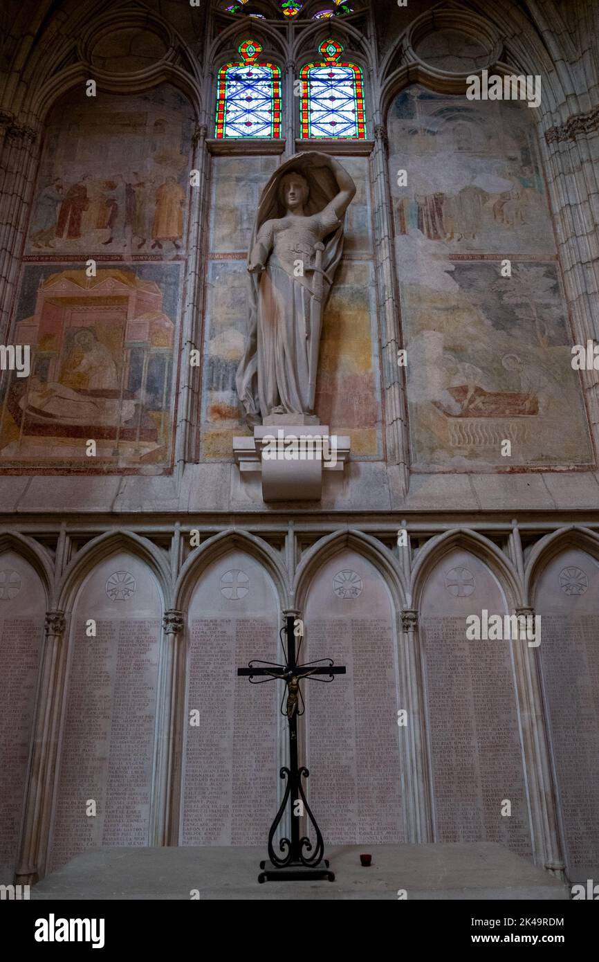 Cathedrale saint nazaire de beziers hi-res stock photography and images ...