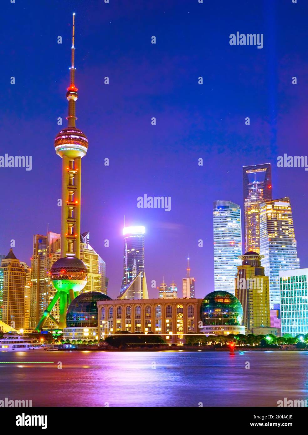 Shanghai – huangpu river night cruise: hi-res stock photography and ...