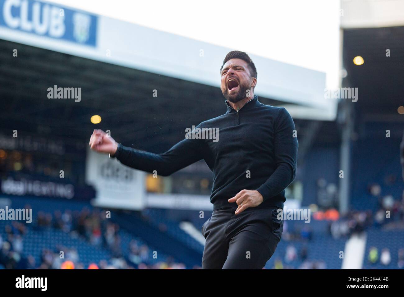 West Bromwich, UK. 1st October 2022. Russell Martin, manager of Swansea celebrates their win at the final whistle during the Sky Bet Championship match between West Bromwich Albion and Swansea City at The Hawthorns, West Bromwich on Saturday 1st October 2022. (Credit: Gustavo Pantano | MI News) Credit: MI News & Sport /Alamy Live News Stock Photo