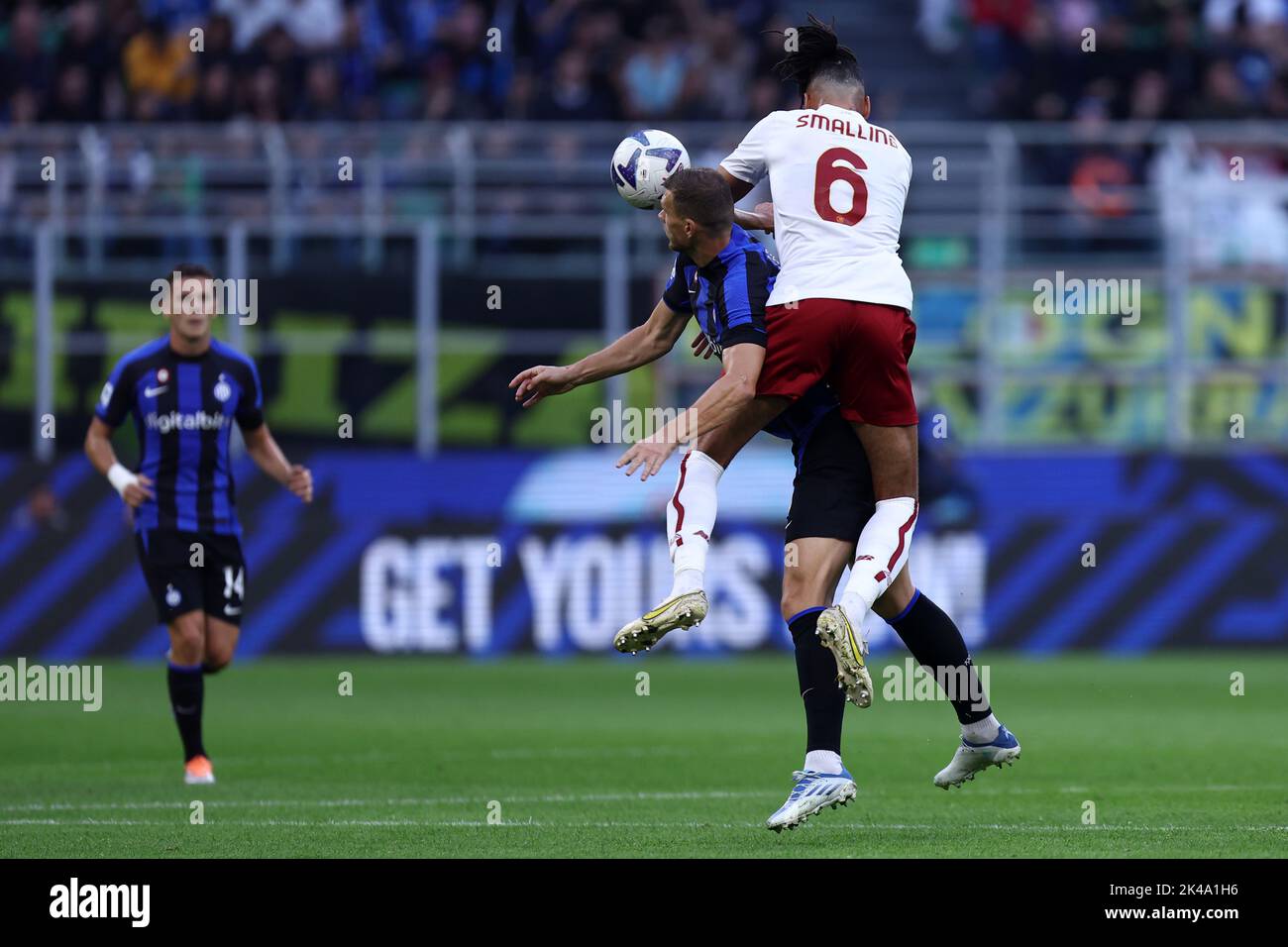 Riccardo Calafiori of Genoa CFC controls the ball during the Serie A  News Photo - Getty Images