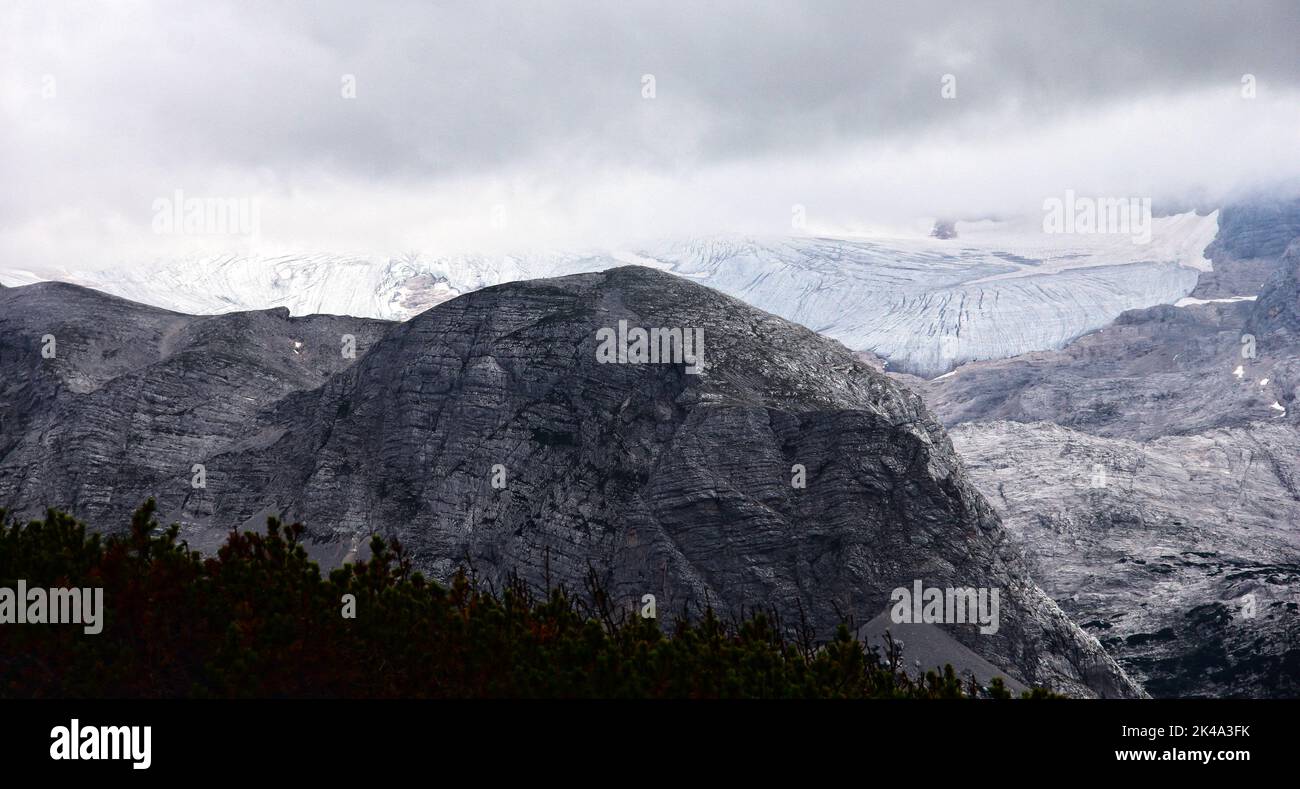 The mighty Dachstein Glacier in the Austrian alps Stock Photo - Alamy