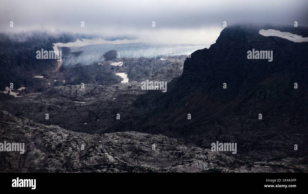 The mighty Dachstein Glacier in the Austrian alps Stock Photo - Alamy