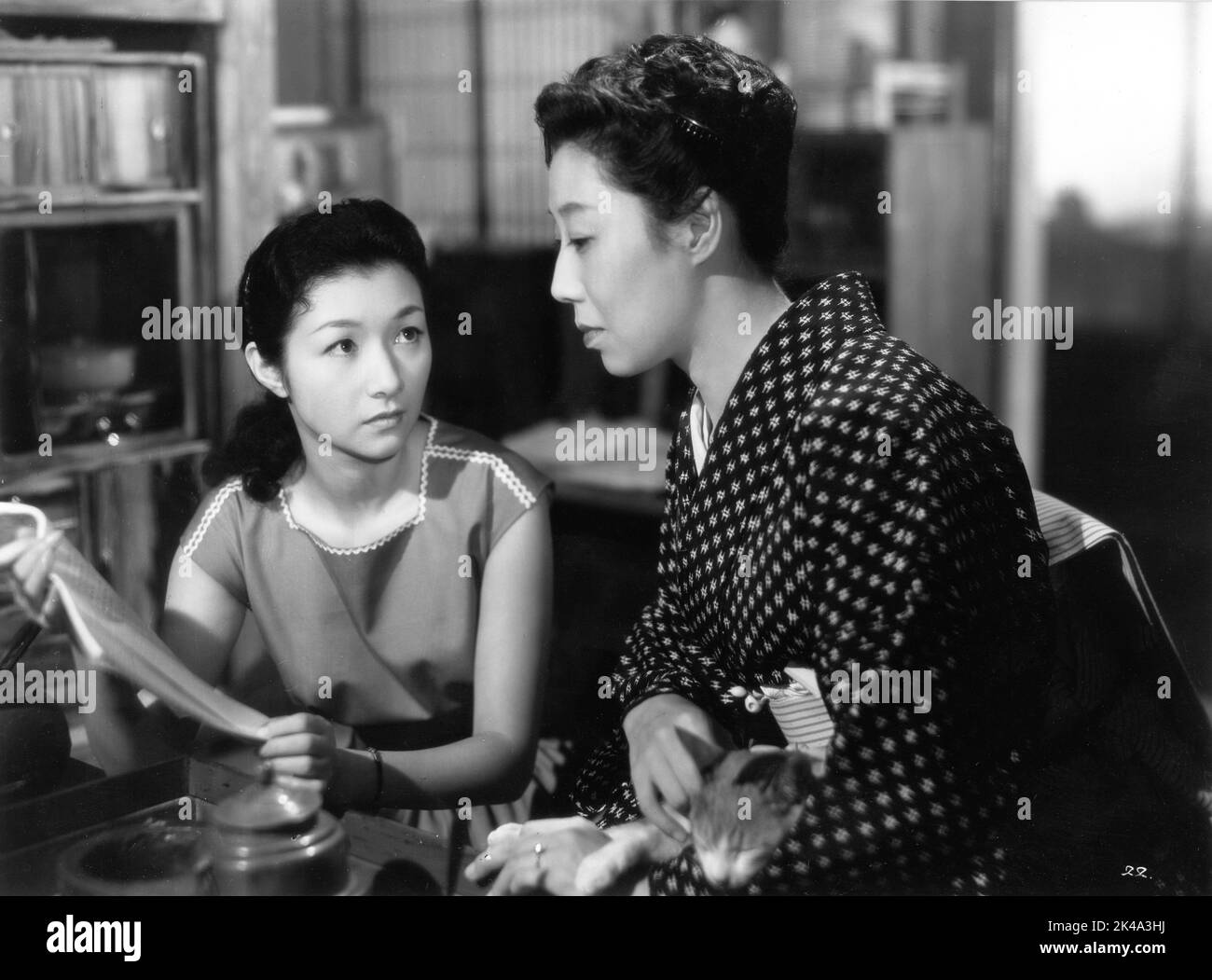 HIDEKO TAKAMINE and ISUZU YAMADA in NAGARERU / FLOWING / A HOUSE OF GEISHA 1956 director MIKIO NARUSE novel Aya Koda Toho Company Stock Photo