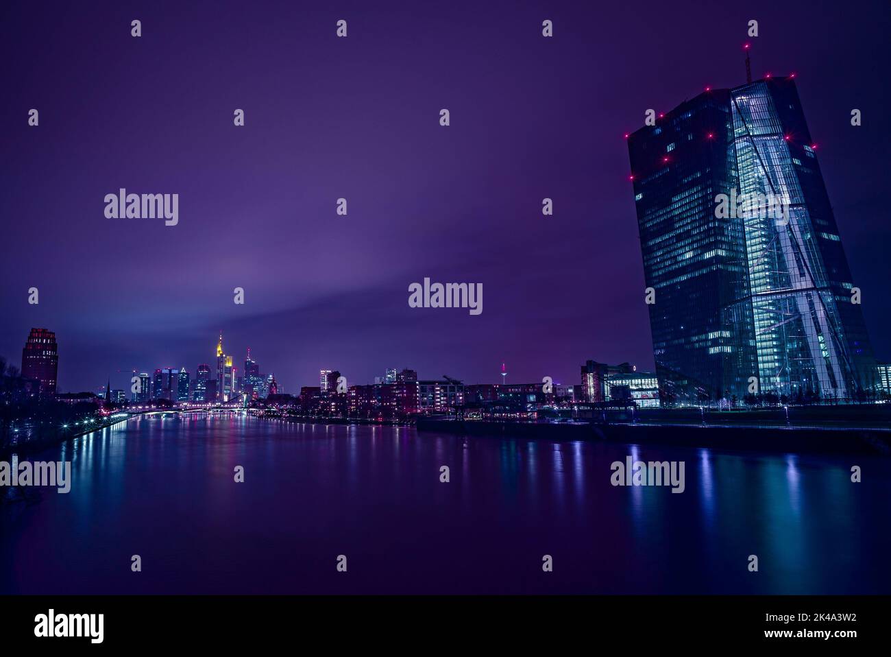 Beautiful night shot main hi res stock photography and images Alamy