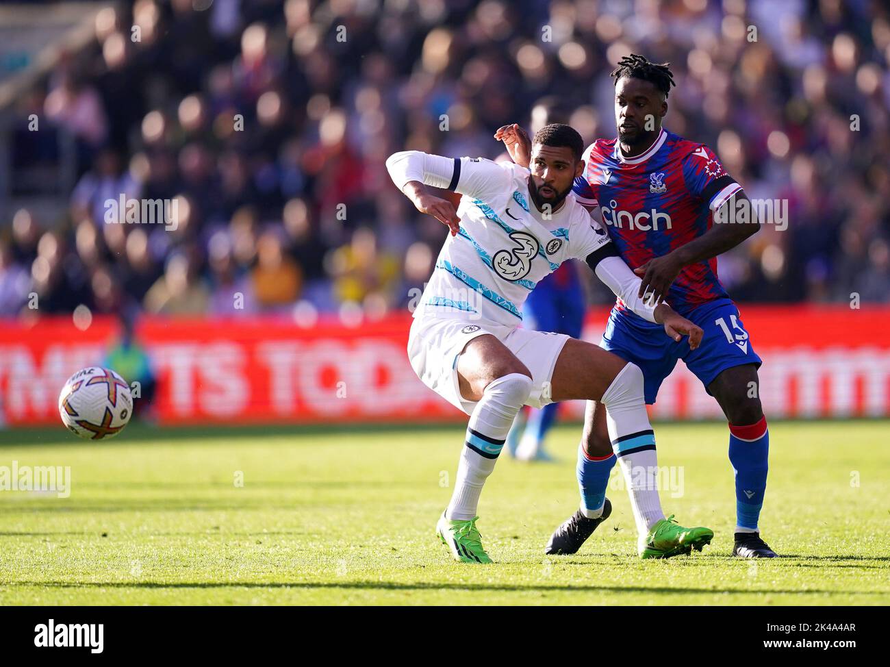 Chelsea's Ruben Loftus-Cheek (left) and Crystal Palace's Jeffrey Schlupp battle for the ball during the Premier League match at Selhurst Park, London. Picture date: Saturday October 1, 2022. Stock Photo