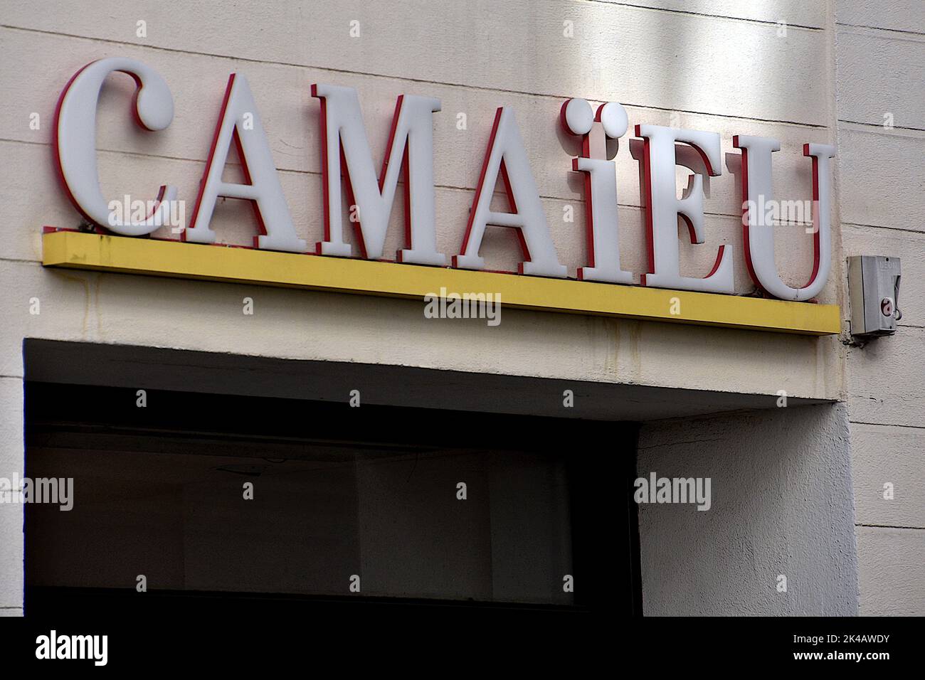 Marseille, France. 1st Oct, 2022. View of the CamaÃ¯eu sign of the store on Rue Saint-Ferréol in Marseille. 38 years after its creation, the ready-to-wear company CamaÃ¯eu officially disappears on Saturday October 1, 2022. The 514 French stores are lowering the curtain after the judicial liquidation pronounced by the Commercial Court of Lille on Wednesday September 28, 2022. (Credit Image: © Gerard Bottino/SOPA Images via ZUMA Press Wire) Stock Photo