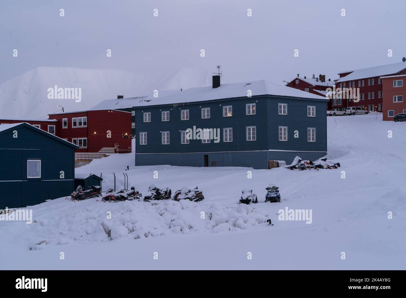Residential neighbourhood on the edge of Longyearbyen, Svalbard Stock Photo