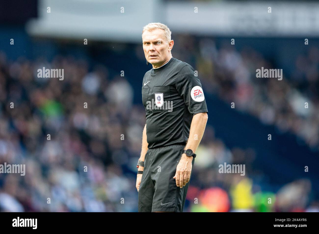 West Bromwich, UK. 1st October 2022. Referee Graham Scott during the Sky Bet Championship match between West Bromwich Albion and Swansea City at The Hawthorns, West Bromwich on Saturday 1st October 2022. (Credit: Gustavo Pantano | MI News) Credit: MI News & Sport /Alamy Live News Stock Photo