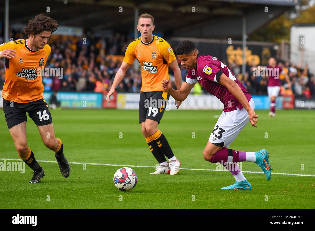 Cambridge, UK. 1st October 2022William Osula (23 Derby) controls the ball during the Sky Bet League 1 match between Cambridge United and Derby County at the R Costings Abbey Stadium, Cambridge on Saturday 1st October 2022. (Credit: Kevin Hodgson | MI News) Credit: MI News & Sport /Alamy Live News Stock Photo