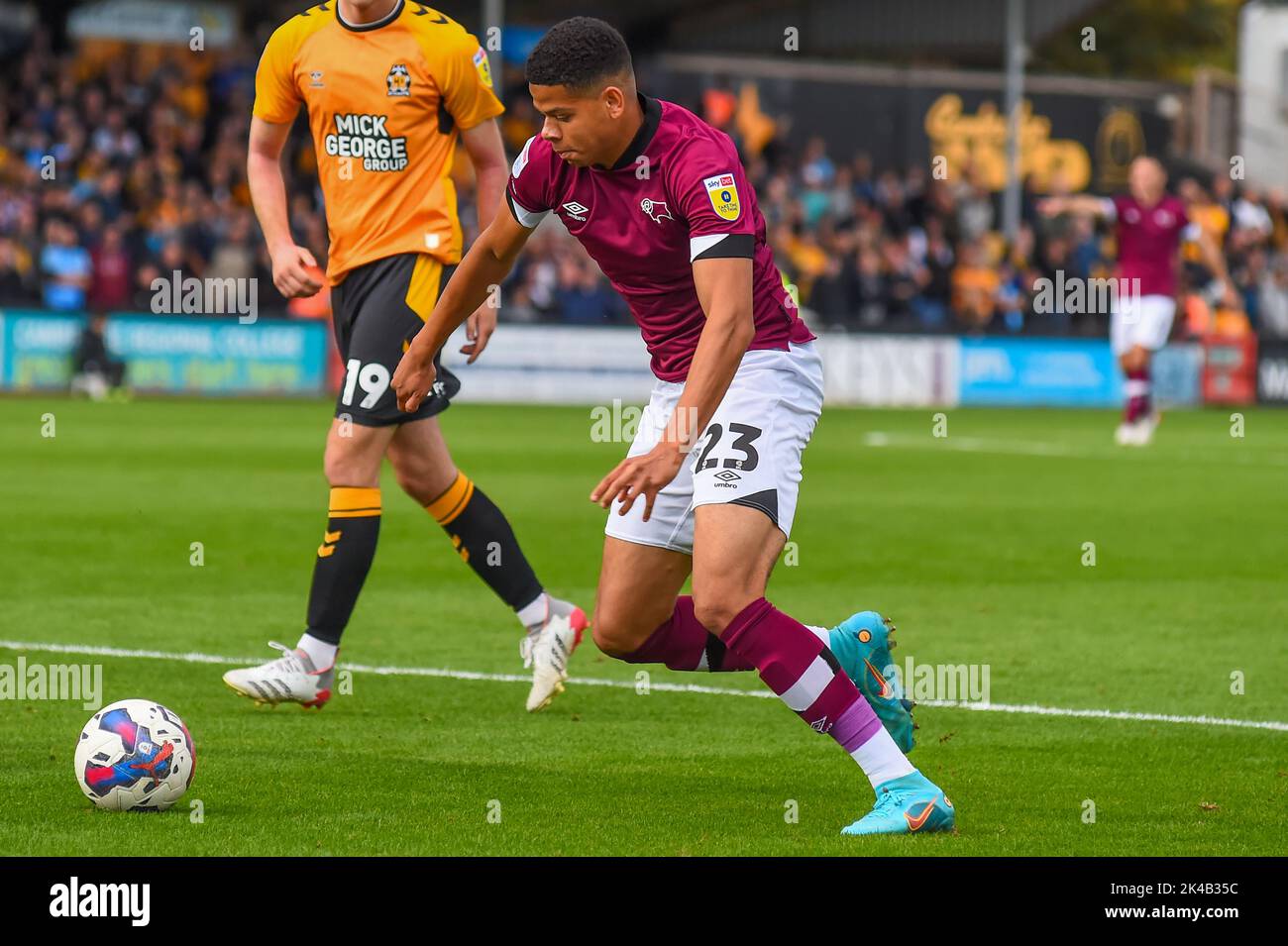 Cambridge, UK. 1st October 2022William Osula (23 Derby) challenged by Zeno Ibesen Rossi (16 Cambridge United) during the Sky Bet League 1 match between Cambridge United and Derby County at the R Costings Abbey Stadium, Cambridge on Saturday 1st October 2022. (Credit: Kevin Hodgson | MI News) Credit: MI News & Sport /Alamy Live News Stock Photo