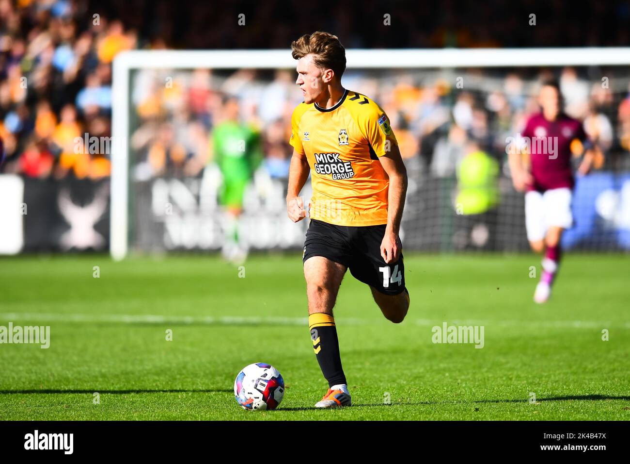 Cambridge, UK. 1st October 2022Jack Lancaster(14 Cambridge United) goes forward during the Sky Bet League 1 match between Cambridge United and Derby County at the R Costings Abbey Stadium, Cambridge on Saturday 1st October 2022. (Credit: Kevin Hodgson | MI News) Credit: MI News & Sport /Alamy Live News Stock Photo
