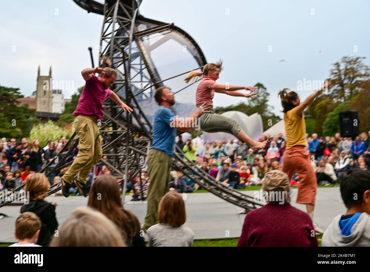 Bournemouth, Dorset, UK, Saturday 1st October 2022. Timeless by dance, circus and theatre company Joli Vyann, representing the threat of irreversible climate change, performed with acrobatic skill and athleticism in Lower Gardens as part of the annual Arts by The Sea Festival. Credit: Paul Biggins/Alamy Live News Stock Photo