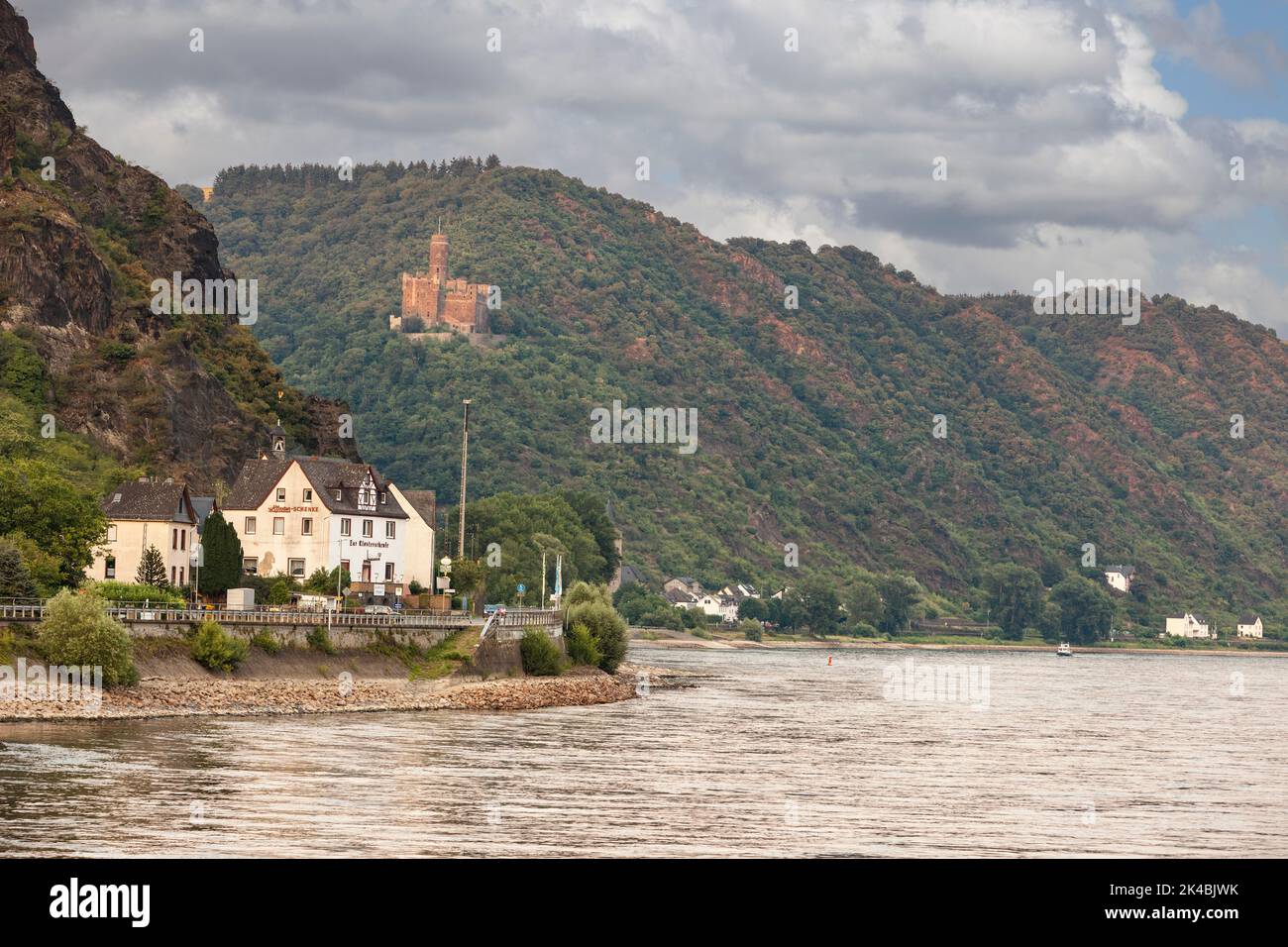 Rhine River Valley, Germany.  Maus Castle, 14th century, above Wellmich Village. Stock Photo