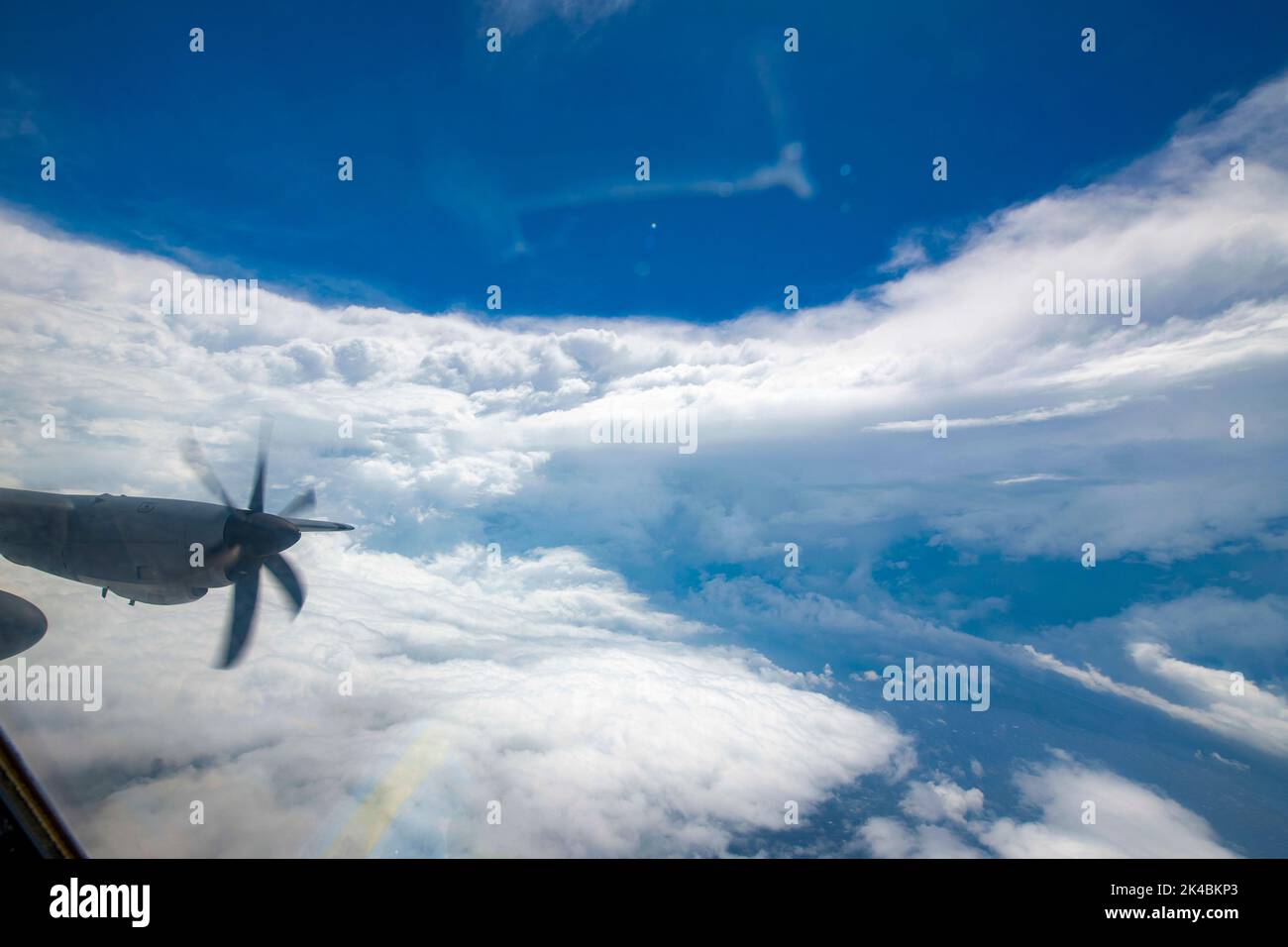 Weather forcast hurricane hi-res stock photography and images - Alamy