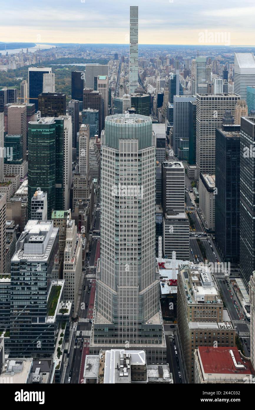 Aerial view of the New York City skyline from Midtown Manhattan Stock ...